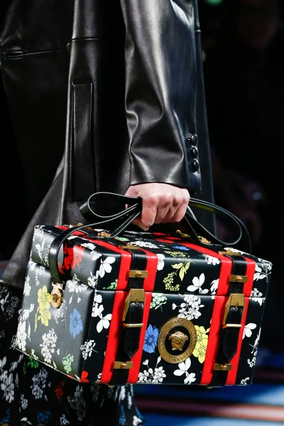 Look 53